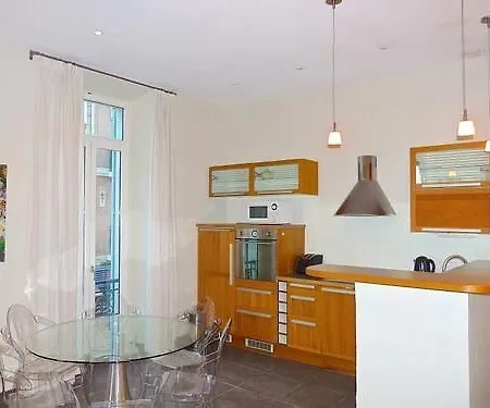 Apartment Meynadier Port