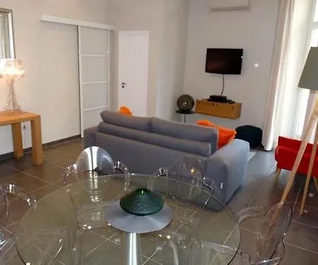 Meynadier Port Apartment *