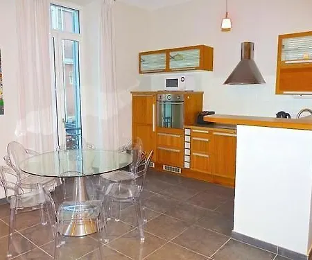 Meynadier Port Apartment
