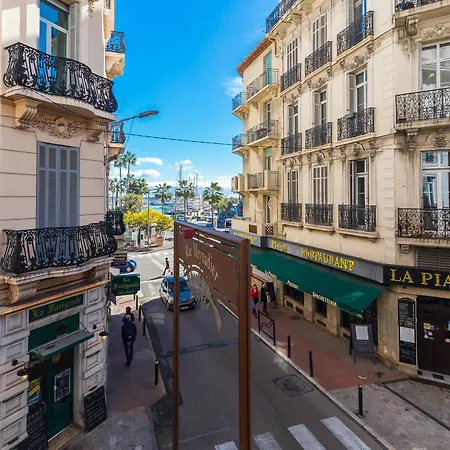 Meynadier Port Apartment